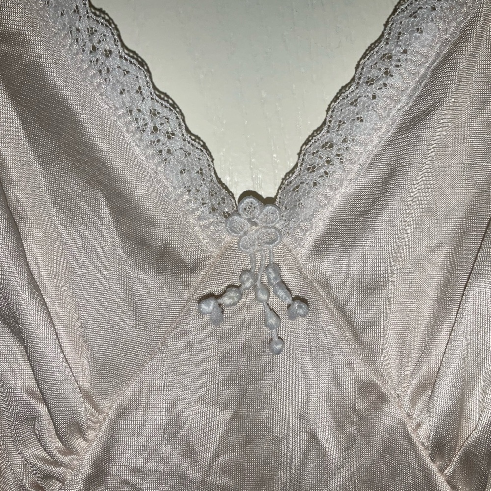 Slip - Picture 4 of 6